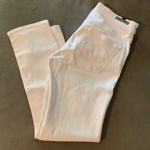 CitizensofHumanity white jeans perfect for summer!
